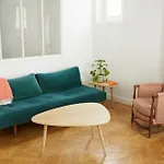 Appartement Charmant, Quartier Dynamique